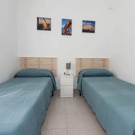 In Near Skydive Center Apartament Empuriabrava