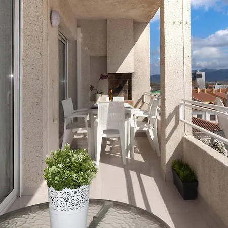 Apartment In With Canal View *